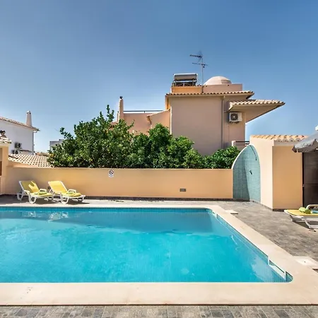 Zezinha Villa *
